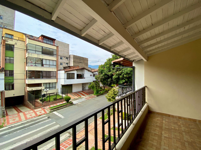 Casa en  Arriendo en Los colores, Medellín - Miniatura 2