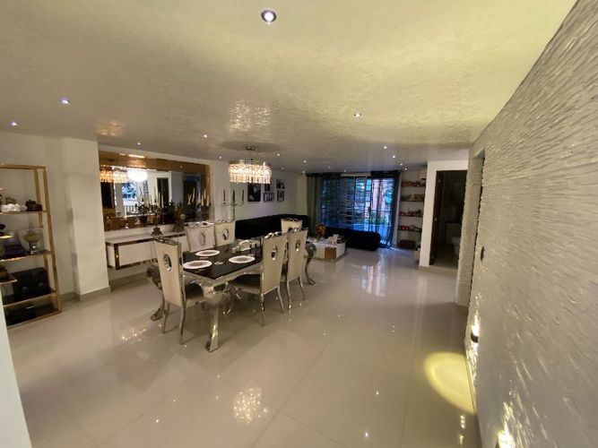 Edificio en venta en Laureles, Medellín - Imagen 1