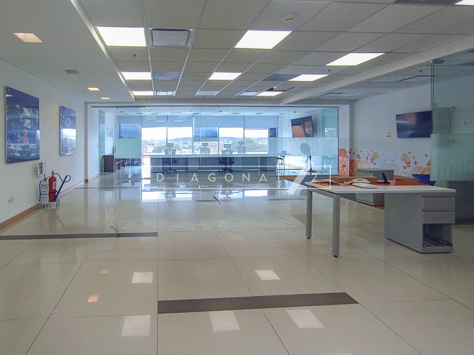 Oficina en Venta en Chicó Navarra, Bogotá - Miniatura 2