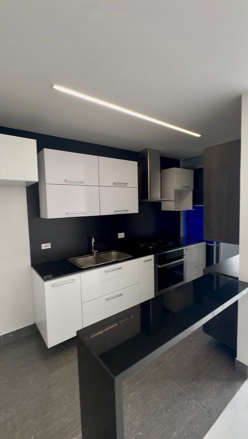 Apartamento en Venta en Santa Barbara, Bogotá - Miniatura 5