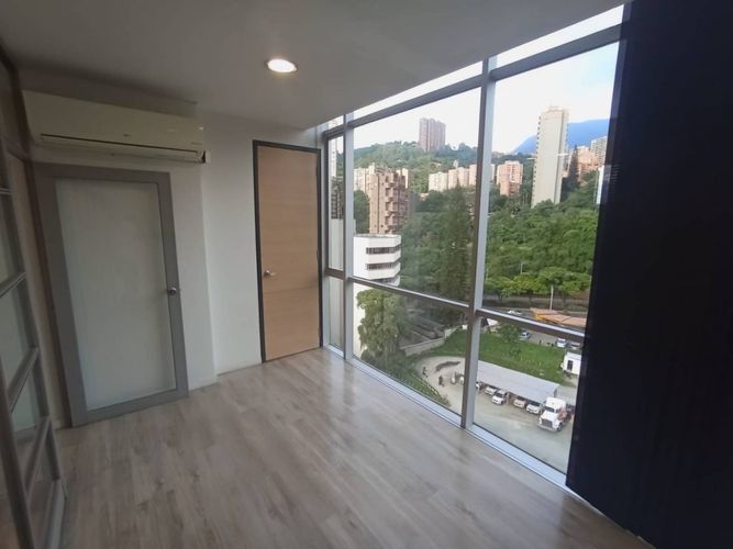 Oficina en Arriendo en Manila, Medellín - Miniatura 5