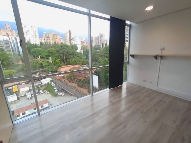 Oficina en Arriendo en Manila, Medellín - Miniatura 7