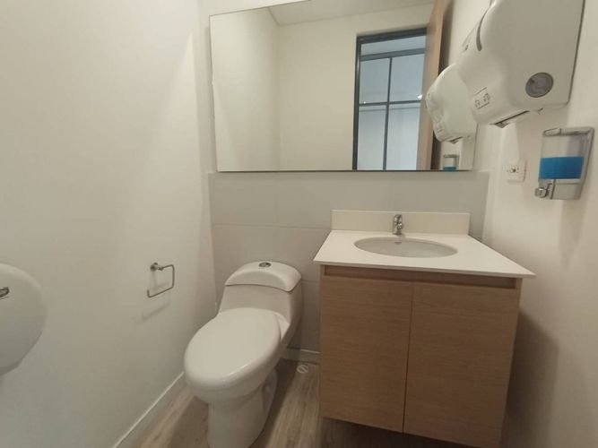 Oficina en Arriendo en Manila, Medellín - Miniatura 9