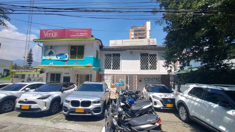 Casa en  Arriendo en El Poblado, Medellín - Imagen 1