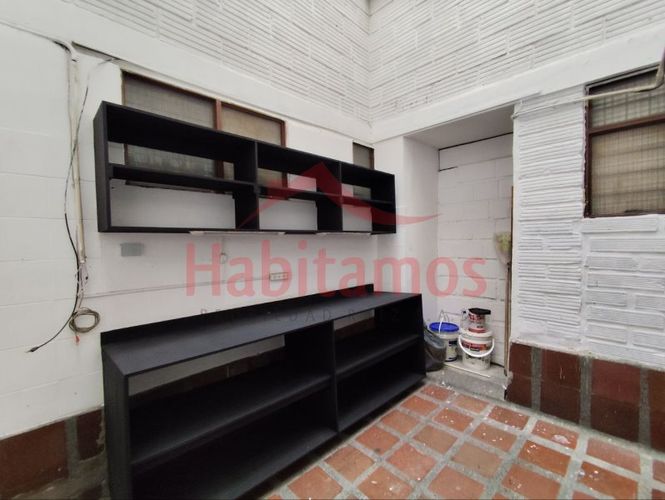 Local en arriendo en Laureles, Medellín - Miniatura 3