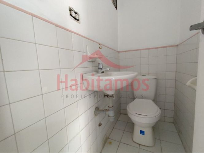 Local en arriendo en Laureles, Medellín - Miniatura 5