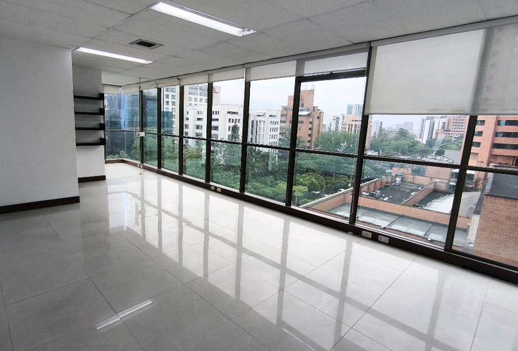 Oficina en  Arriendo en Quirama, Medellín - Imagen 1