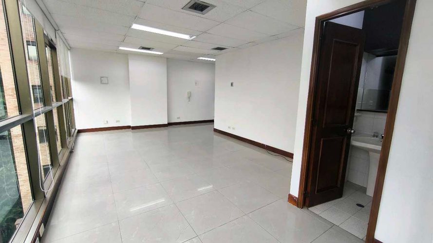 Oficina en  Arriendo en Quirama, Medellín - Miniatura 3