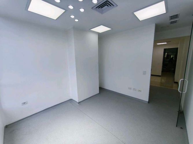 Oficina en Arriendo en Milla de Oro, Medellín - Miniatura 4