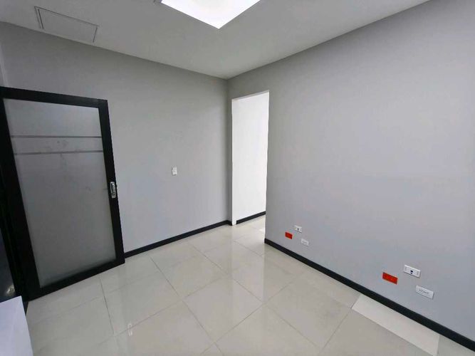 Oficina en Arriendo en Milla de Oro, Medellín - Miniatura 10