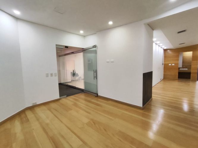 Oficina en  Venta en El Poblado, Medellín - Miniatura 2