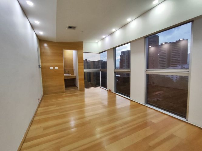 Oficina en  Venta en El Poblado, Medellín - Miniatura 3