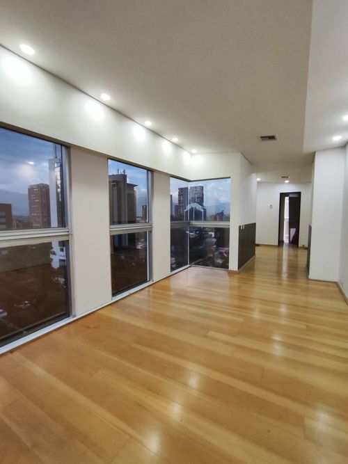 Oficina en  Venta en El Poblado, Medellín - Miniatura 4