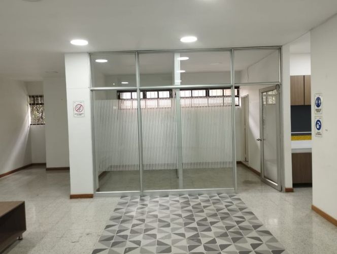 Oficina en  Arriendo en Suramericana, Medellín - Imagen 1