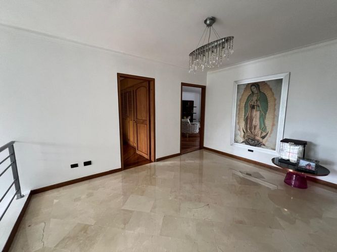 Casa en Arriendo en El Poblado, Medellín - Miniatura 2