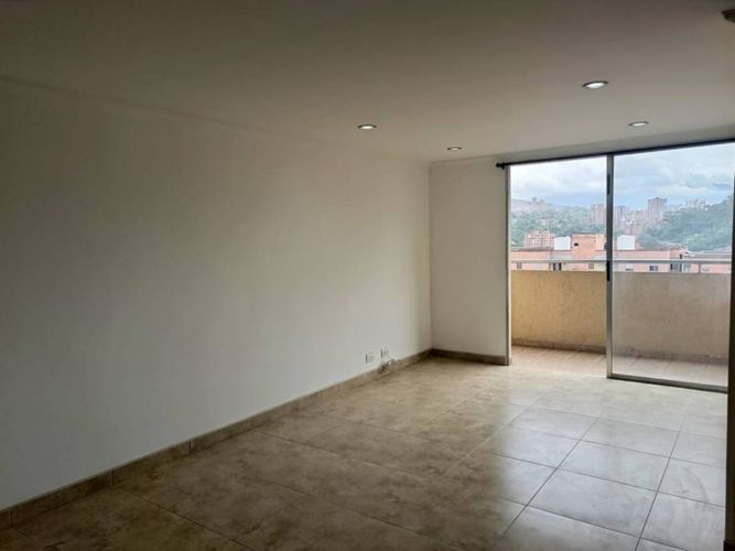 Apartamento en Arriendo en Los colores, Medellín - Miniatura 3