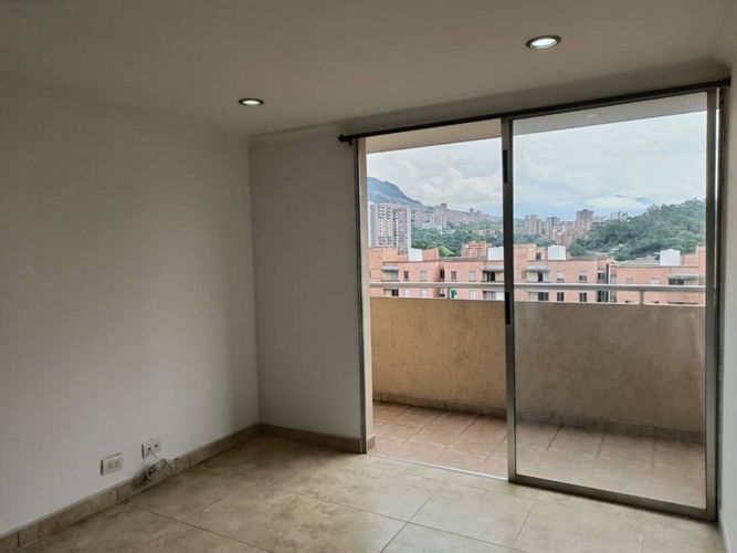 Apartamento en Arriendo en Los colores, Medellín - Miniatura 4