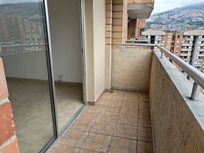 Apartamento en Arriendo en Los colores, Medellín - Miniatura 5