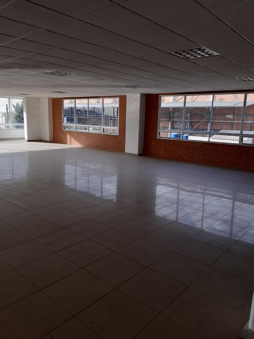 Edificio en arriendo en Siberia, Cota - Miniatura 5