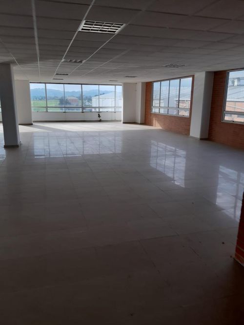 Edificio en arriendo en Siberia, Cota - Miniatura 11