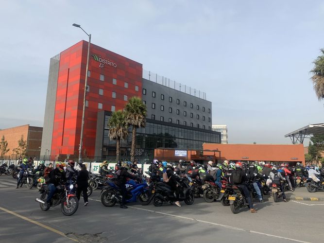 Oficina en arriendo en Fontibon, Bogotá - Miniatura 2
