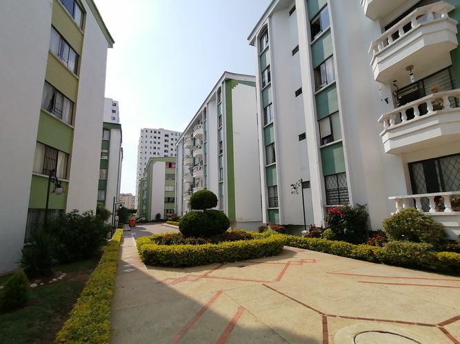 Apartamento en Arriendo en Rincon de los caballeros, Bucaramanga - Miniatura 3