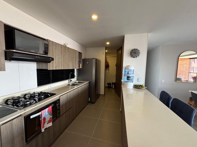 Apartamento en Venta en Loma del Escobero, Envigado - Miniatura 2