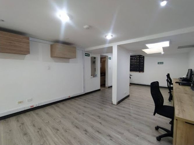 Oficina en Arriendo en Santa Barbara, Bogotá - Miniatura 3