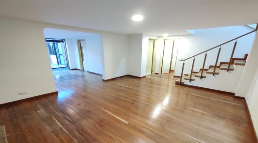 Casa en  Venta en Santa Barbara, Bogotá - Miniatura 2