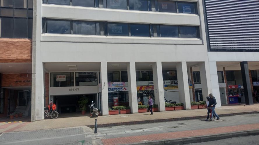 Oficina en  Venta en Santa Barbara, Bogotá - Miniatura 2