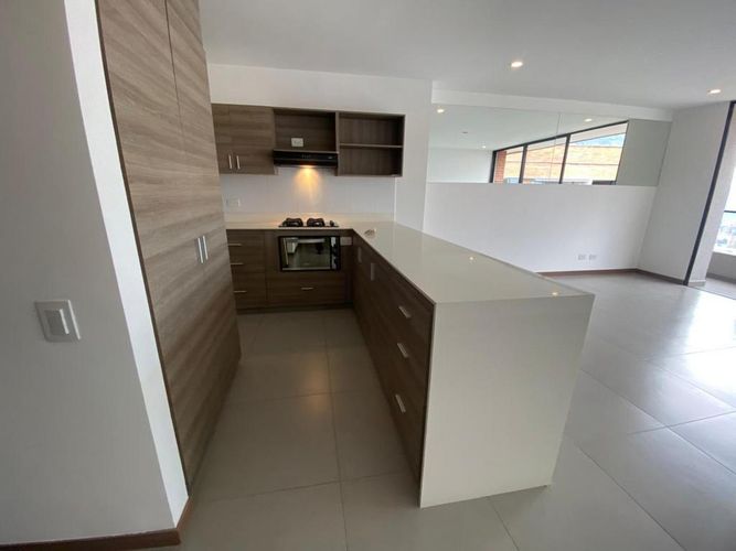 Apartamento en Arriendo en Loma del Escobero, Envigado - Miniatura 2