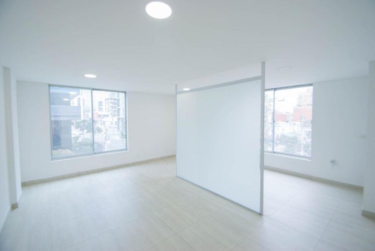 Edificio en Arriendo en Santa Barbara, Bogotá - Miniatura 23