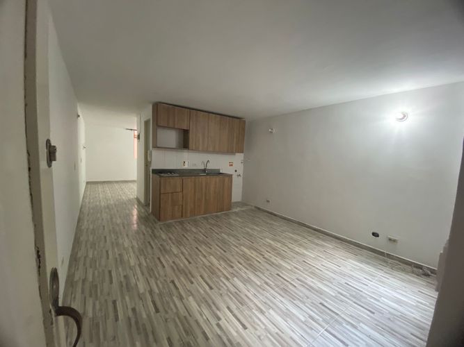 Apartaestudio en Arriendo en Barrio Cristóbal, Medellín - Miniatura 2