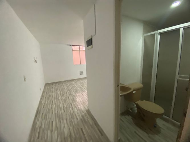 Apartaestudio en Arriendo en Barrio Cristóbal, Medellín - Miniatura 4
