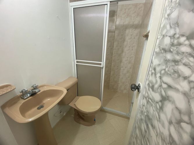 Apartaestudio en Arriendo en Barrio Cristóbal, Medellín - Miniatura 9