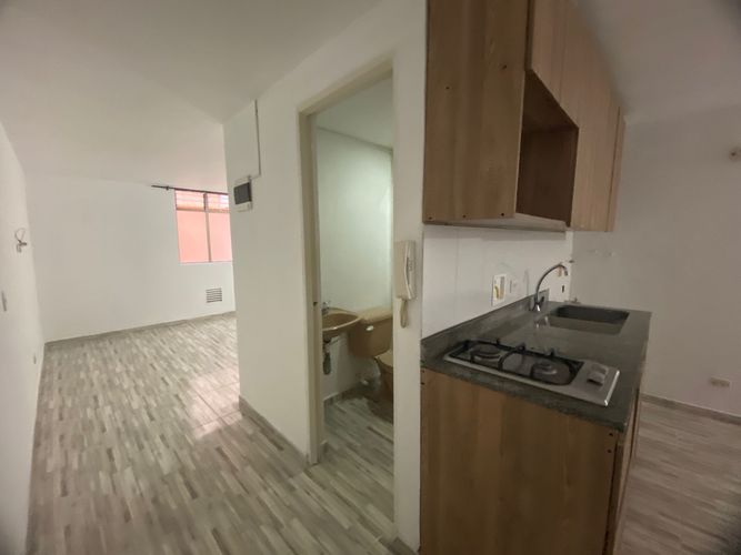 Apartaestudio en Arriendo en Barrio Cristóbal, Medellín - Miniatura 10