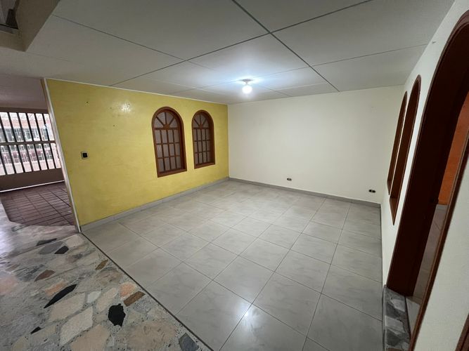 Oficina en Arriendo en Engativá, Bogotá - Miniatura 2