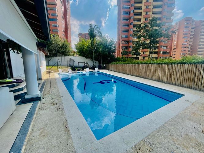Casa en Arriendo en El Poblado, Medellín - Imagen 1