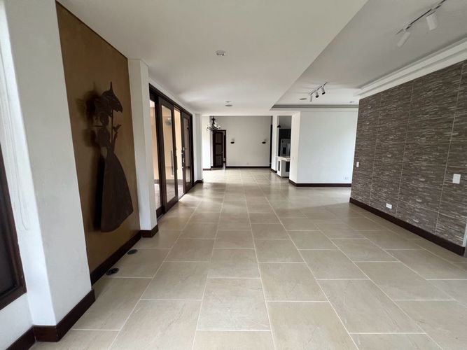 Casa en Arriendo en Llano Grande, Medellín - Miniatura 8