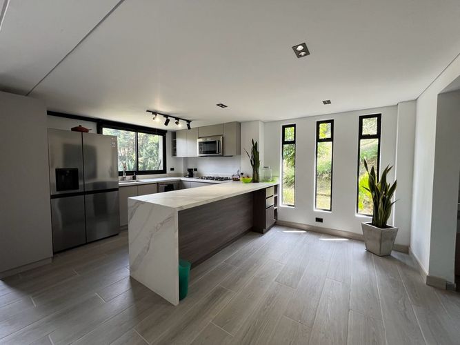 Casa en Arriendo en Rionegro - Miniatura 2