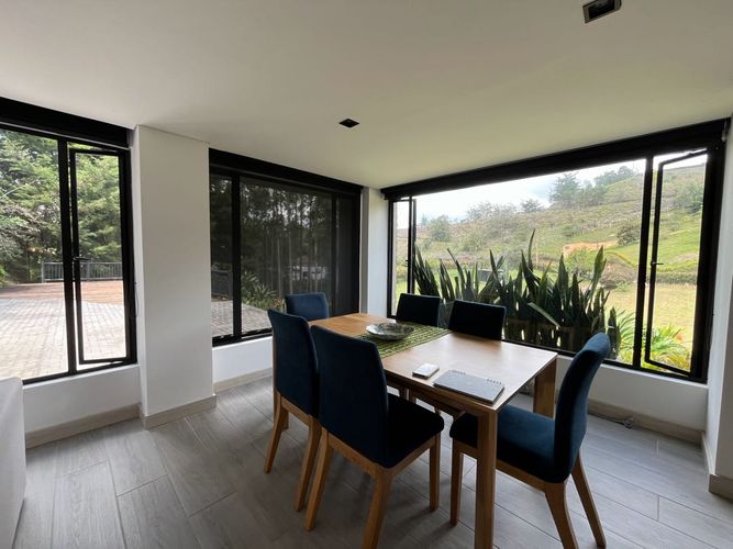 Casa en Arriendo en Rionegro - Miniatura 6