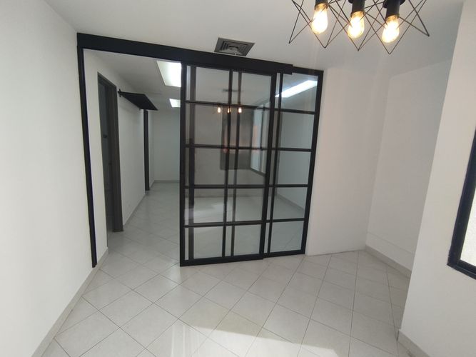 Oficina en Arriendo en El Poblado, Medellín - Miniatura 2