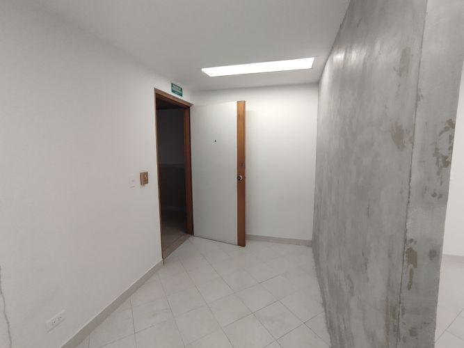 Oficina en Arriendo en El Poblado, Medellín - Miniatura 8