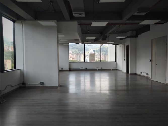 Oficina en  Venta en Milla de Oro, Medellín - Miniatura 3