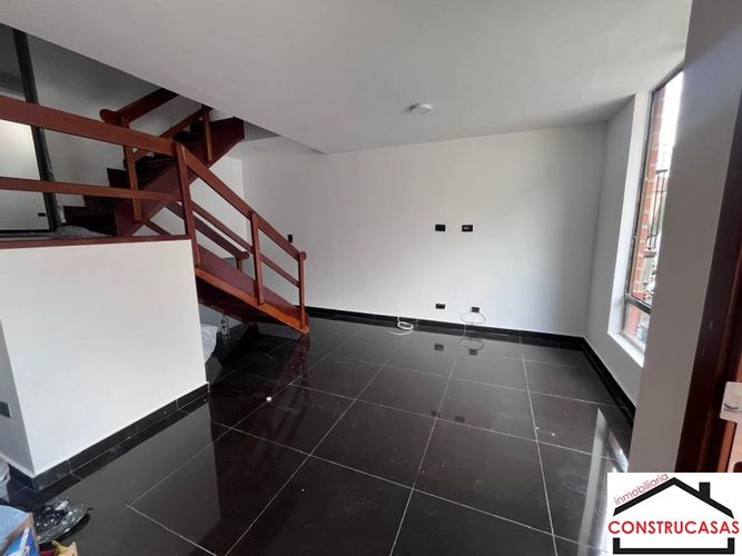 Casa en Arriendo en Rodeo Alto, Medellín - Miniatura 3