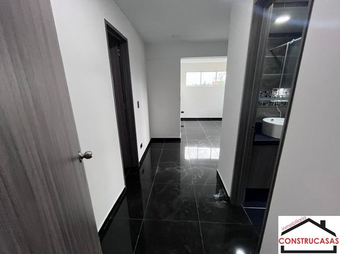 Casa en Arriendo en Rodeo Alto, Medellín - Miniatura 12