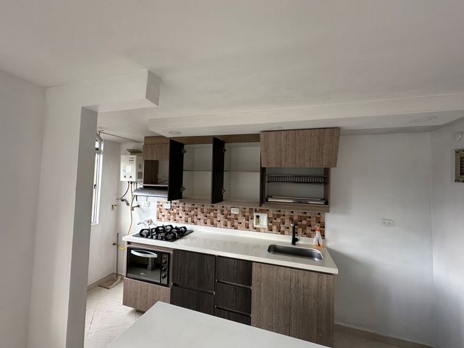 Apartamento en Arriendo en Loma de los bernal, Medellín - Miniatura 2