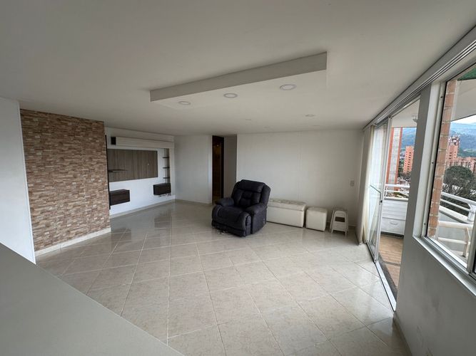 Apartamento en Arriendo en Loma de los bernal, Medellín - Miniatura 4
