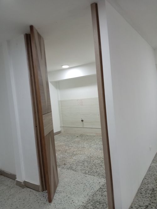 Local en Arriendo en Santa Maria del Lago, Bogotá - Miniatura 13