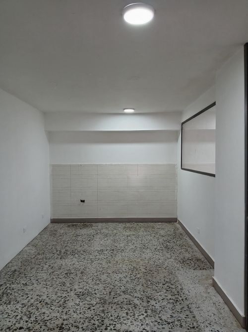 Local en Arriendo en Santa Maria del Lago, Bogotá - Miniatura 17